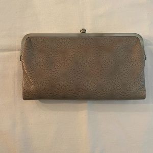 HOBO Lauren Clutch